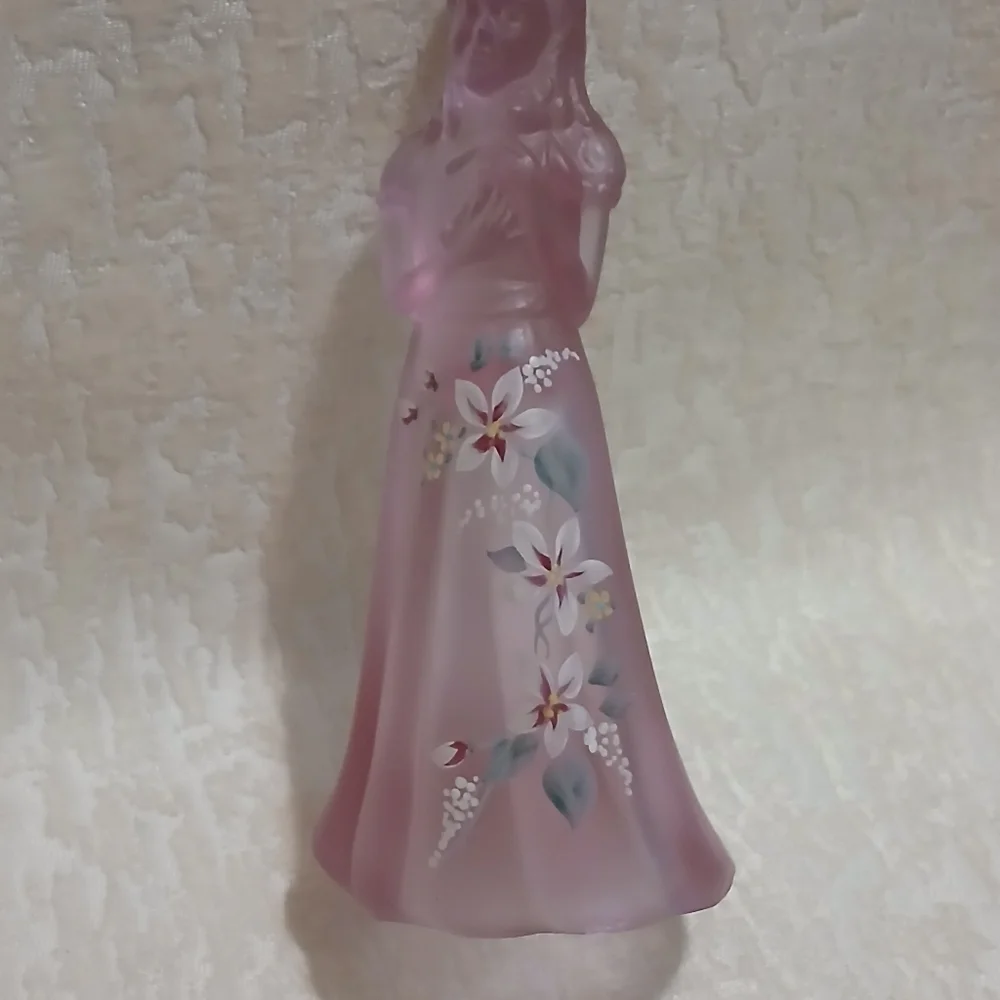 Fenton little girls figurine with litte bear and flowers - Picture 3 of 8